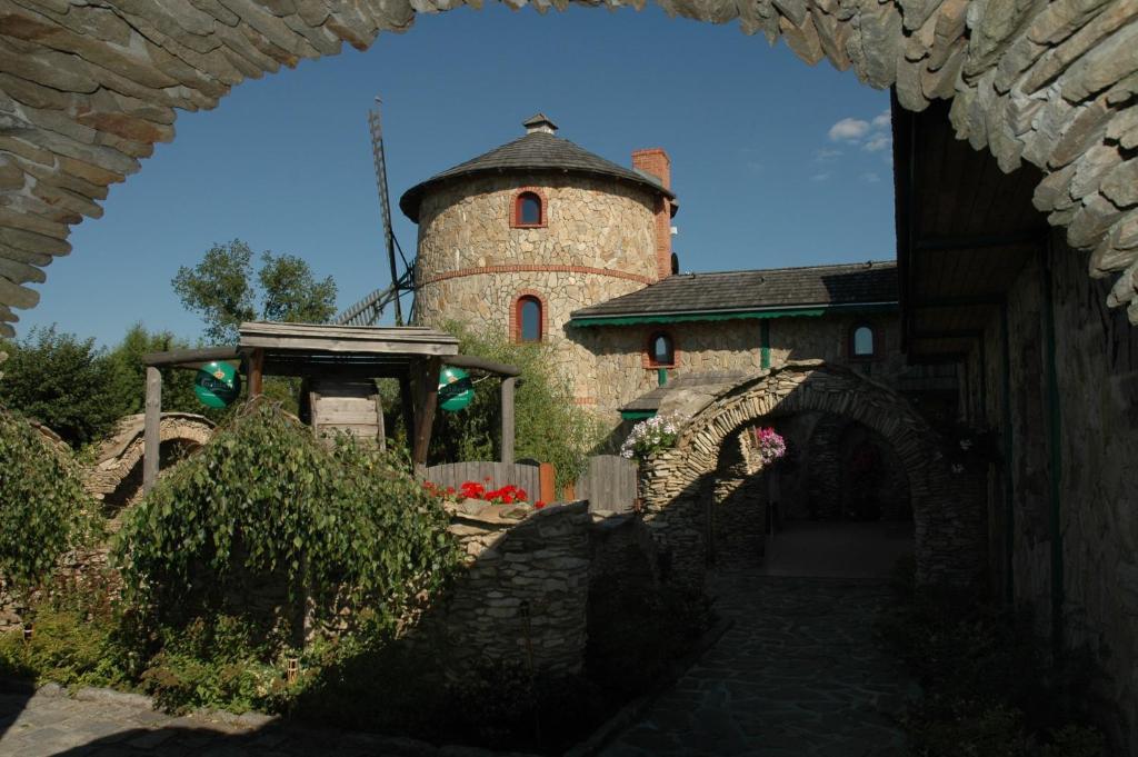 Hotel Karczma Michelle Jarkowice Exterior foto