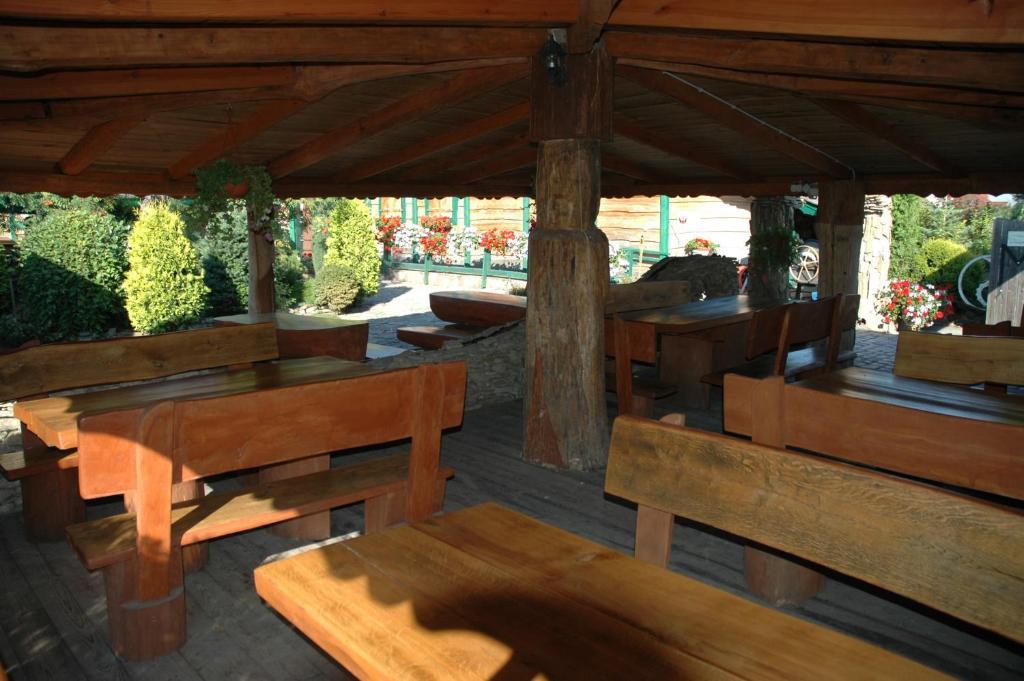 Hotel Karczma Michelle Jarkowice Exterior foto